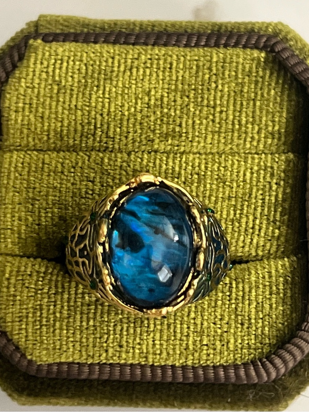 Vintage Design Golden w/ Gorgeous Hues of Blue Gemstone Statement Band Size 6